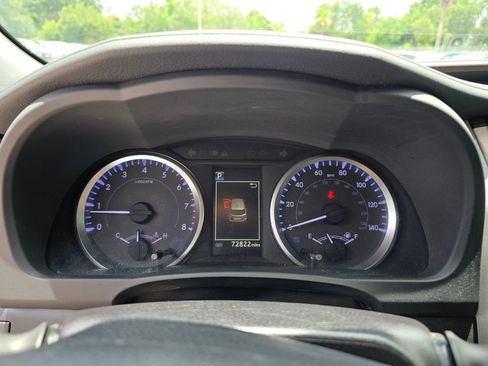 Used 2019 Toyota Highlander LE AWD/4WD image 20