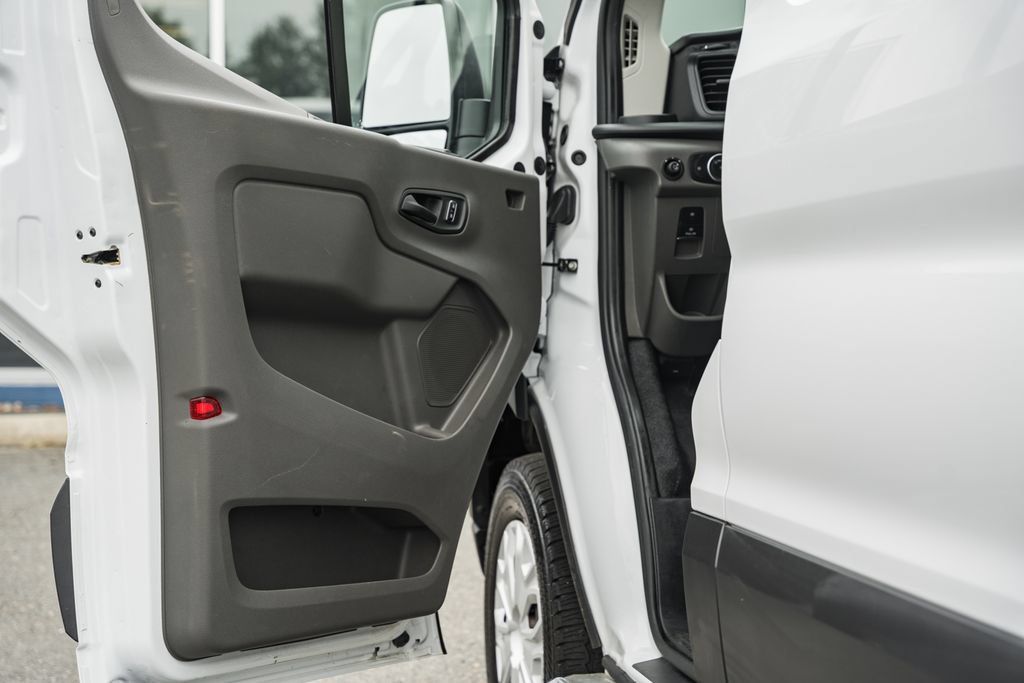 Certified 2025 Ford Transit 250 Low Roof w/ Exterior Upgrade Package RWD image 37