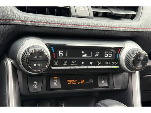 Used 2022 Toyota RAV4 SE w/ Weather & Moonroof Package AWD/4WD image 20