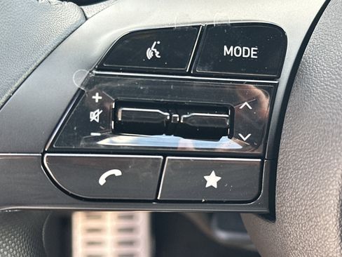 New 2026 Hyundai Elantra Sport FWD image 22