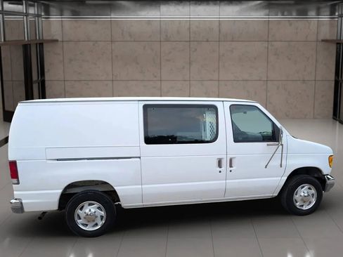 Used 1995 Ford E-250 and Econoline 250 Heavy-Duty RWD image 18
