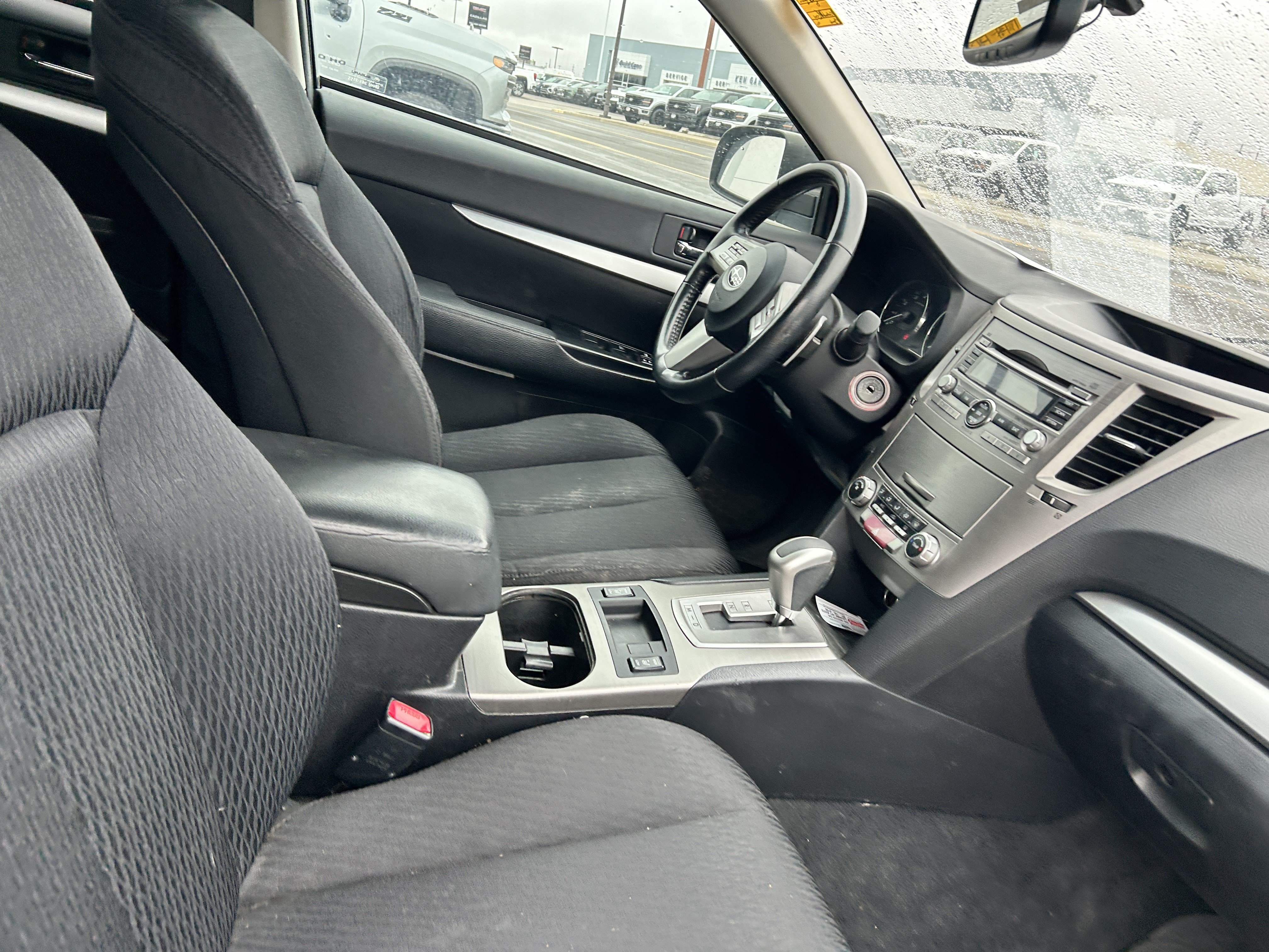Used 2011 Subaru Outback 2.5i Premium w/ All-Weather Pkg AWD/4WD image 12