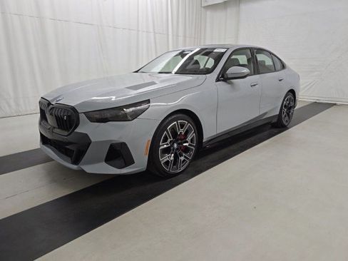 Used 2024 BMW i5 eDrive40i w/ M Sport Package RWD image 4