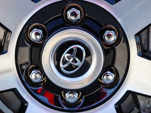 Used 2024 Toyota 4Runner TRD Off-Road image 15