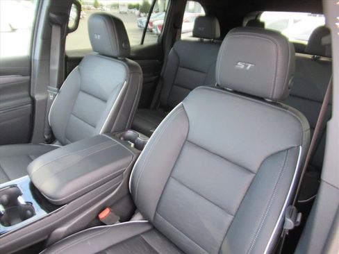 New 2026 Buick Enclave Sport Touring w/ Super Cruise Package AWD/4WD image 16