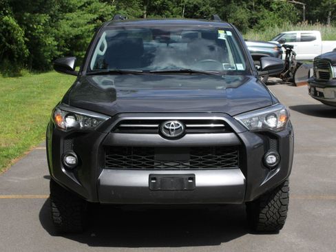 Used 2022 Toyota 4Runner SR5 AWD/4WD image 2