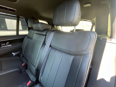 Used 2024 Land Rover Range Rover Long Wheelbase SE AWD/4WD image 32