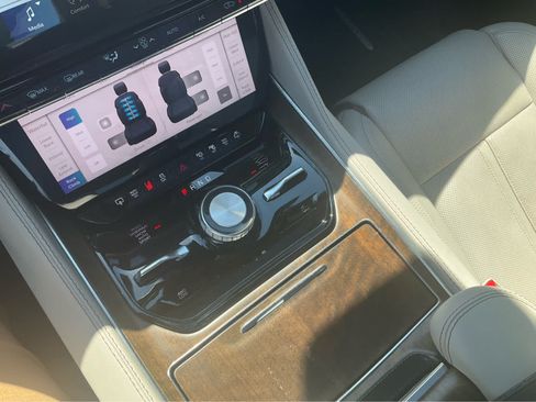 Used 2022 Jeep Grand Wagoneer Series I w/ Convenience Group III AWD/4WD image 17