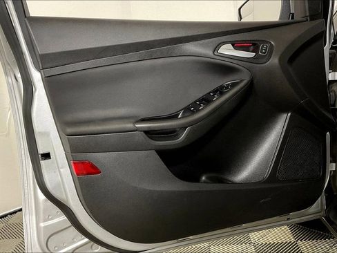 Used 2017 Ford Focus SEL image 21