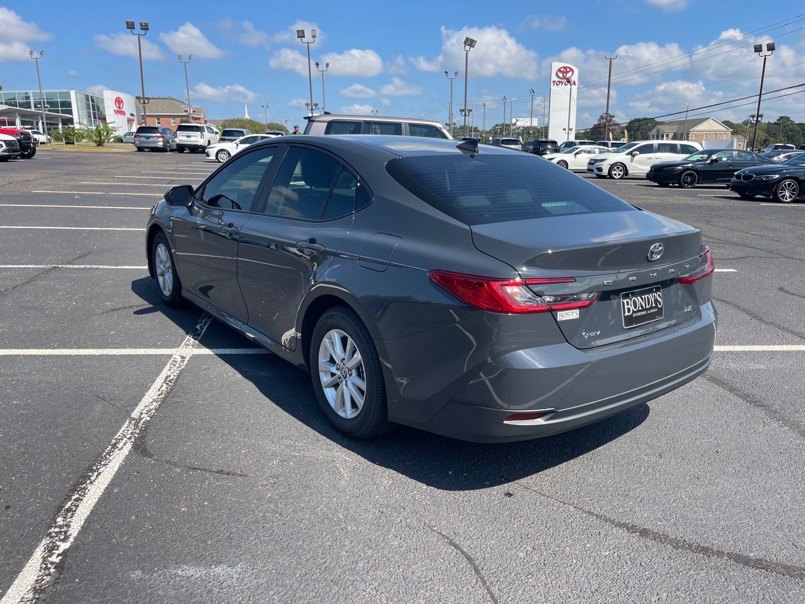 Used 2025 Toyota Camry LE FWD image 14