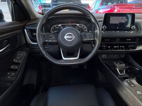 Used 2023 Nissan Rogue SV w/ SV Premium B Package image 6