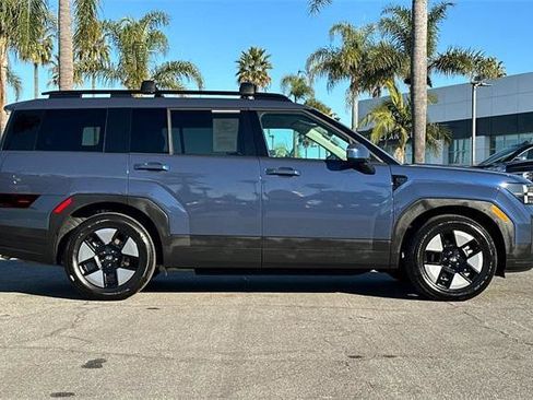 Certified 2025 Hyundai Santa Fe SEL image 3