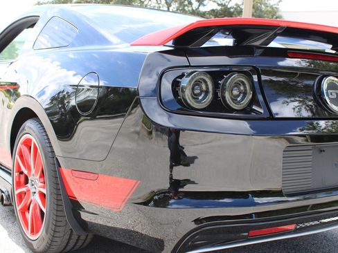 Used 2013 Ford Mustang GT Premium w/ Brembo Brake Pkg RWD image 31