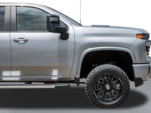 Used 2025 Chevrolet Silverado 2500 LT w/ Convenience Package image 8