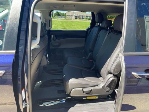 New 2026 Kia Carnival FWD image 10
