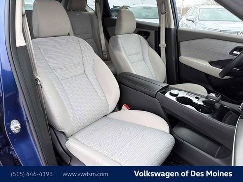 Used 2023 Nissan Rogue SV image 13