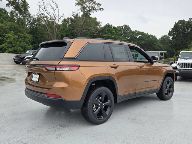 New 2026 Jeep Grand Cherokee Limited w/ Limited Altitude Package RWD image 9