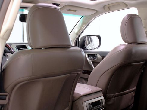 Used 2017 Lexus GX 460 Premium image 37