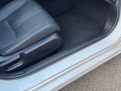 Used 2019 Honda Civic EX-L image 15