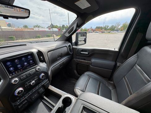 Used 2021 GMC Sierra 3500 Denali w/ Denali Ultimate Package AWD/4WD image 25