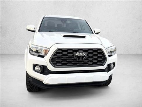 Certified 2020 Toyota Tacoma TRD Sport image 2