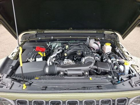 Used 2025 Jeep Gladiator Sport image 27