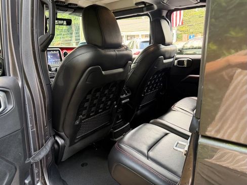 Used 2021 Jeep Wrangler Unlimited Rubicon AWD/4WD image 32