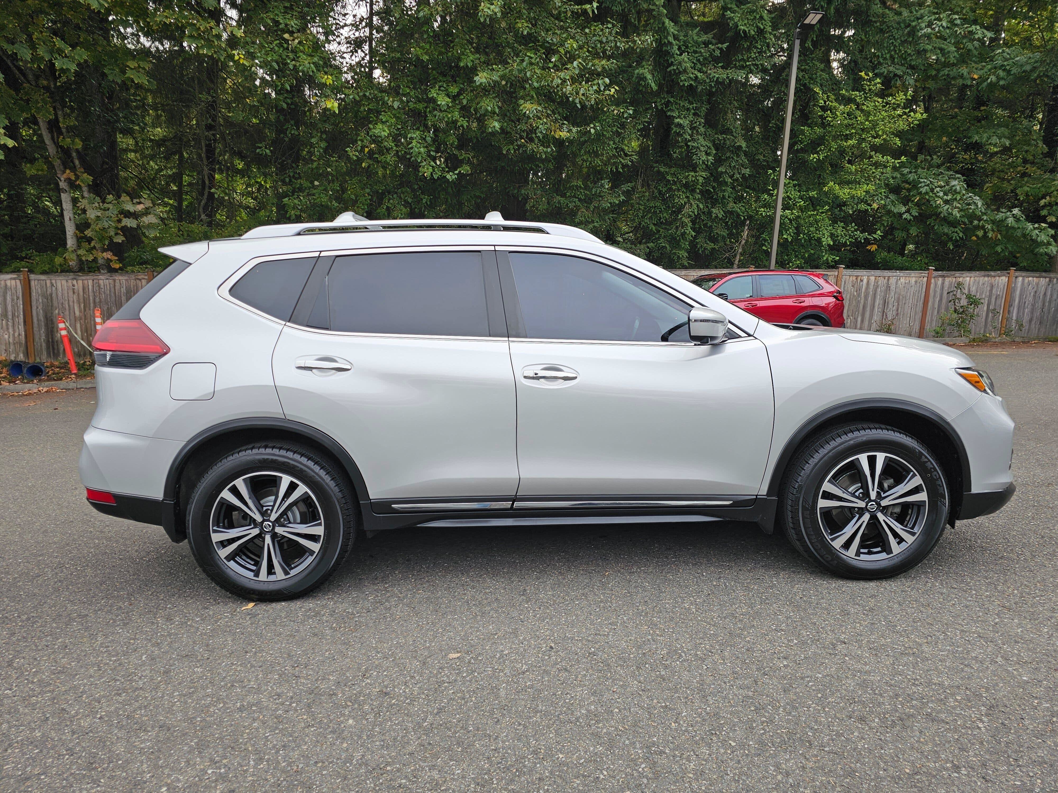 Used 2018 Nissan Rogue SL w/ Premium Package AWD/4WD image 8