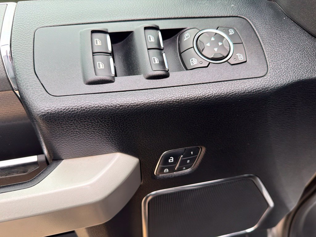 Used 2016 Ford F150 Lariat AWD/4WD image 11