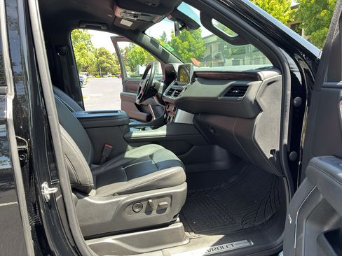 Used 2022 Chevrolet Tahoe Z71 w/ Luxury Package AWD/4WD image 45
