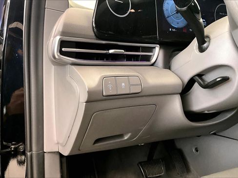 Used 2024 Hyundai Elantra SEL FWD image 30