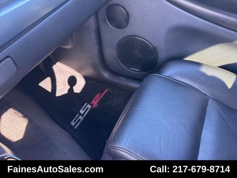 Used 2005 Chevrolet SSR w/ Preferred Equipment Group image 69