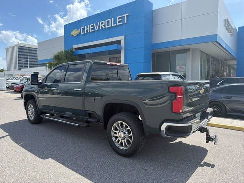 Used 2025 Chevrolet Silverado 2500 LTZ w/ LTZ Convenience Package AWD/4WD image 6