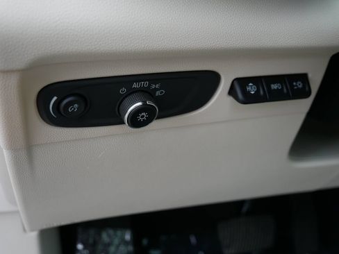 Used 2023 Buick Envision Avenir AWD/4WD image 18