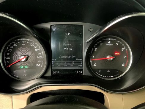 Used 2018 Mercedes-Benz GLC 300 4MATIC image 26