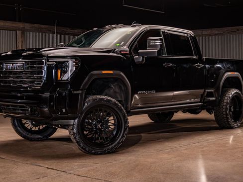 Used 2026 GMC Sierra 3500 AT4 w/ AT4 Premium Plus Package AWD/4WD image 5