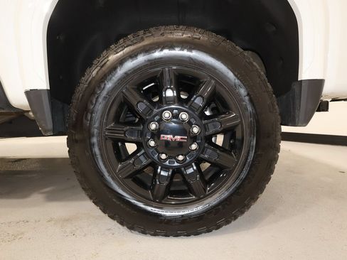 Used 2025 GMC Sierra 2500 AT4 w/ AT4 Premium Plus Package AWD/4WD image 35