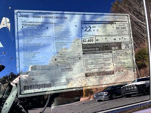 New 2025 Jeep Grand Cherokee Limited w/ Trailer Tow Package image 15