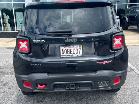 Used 2022 Jeep Renegade Trailhawk w/ Trailer Tow Group AWD/4WD image 18