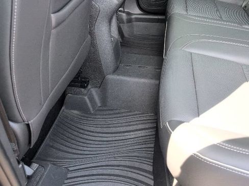 Used 2023 Buick Envision Essence AWD/4WD image 33