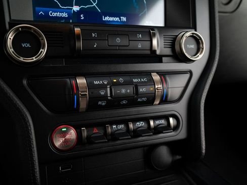 Used 2022 Ford Mustang Shelby GT500 w/ Technology Package RWD image 27