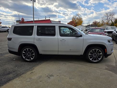 New 2025 Jeep Wagoneer Series III w/ Premium Group I image 4
