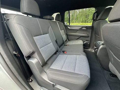 Used 2025 GMC Acadia Elevation w/ LPO, Roadside Safety Package AWD/4WD image 26