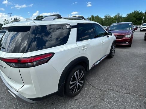 Used 2024 Nissan Pathfinder Platinum w/ Cargo Package AWD/4WD image 13