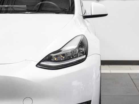 Used 2023 Tesla Model Y Long Range image 50