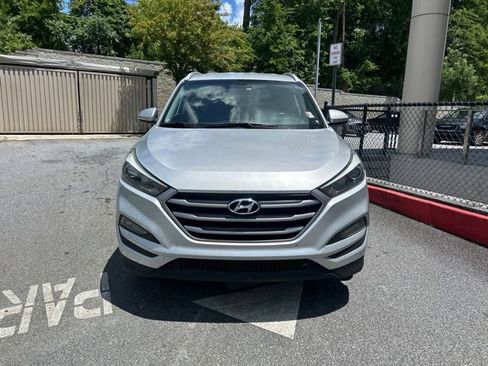 Used 2018 Hyundai Tucson SEL Plus w/ Cargo Package FWD image 2