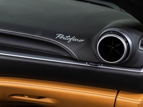 Certified 2019 Ferrari Portofino image 50