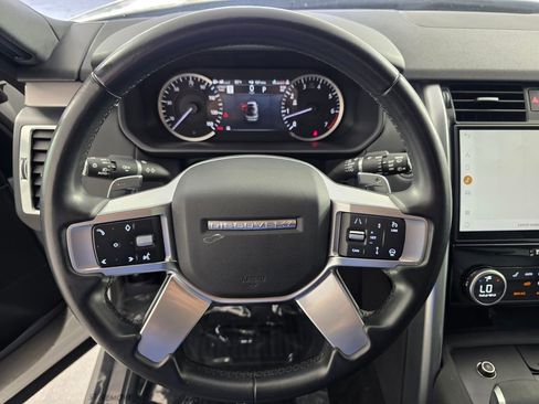 Used 2023 Land Rover Discovery S R-Dynamic image 18