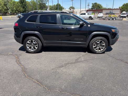 Used 2019 Jeep Cherokee Trailhawk w/ Comfort/Convenience Group AWD/4WD image 4