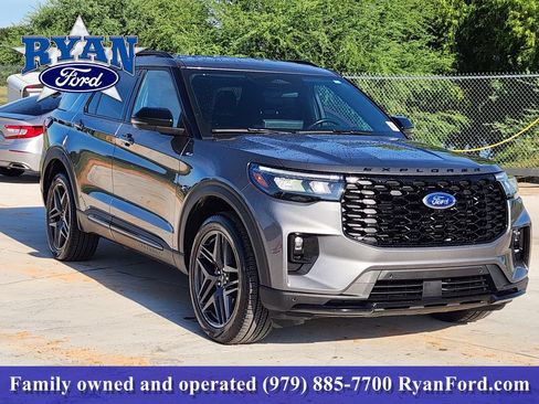 Certified 2025 Ford Explorer ST-Line w/ ST-Line Street Pack AWD/4WD image 2